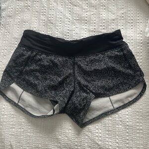 Lululemon black and white shorts